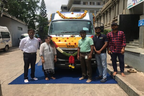 Gemini Edibles & Fats India Limited donates delivery vehicle to Akshaya Patra